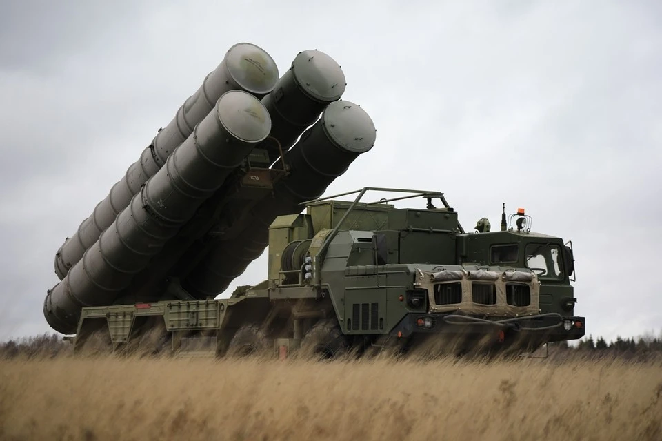 Зенитный ракетный комплекс С-400 "Триумф"