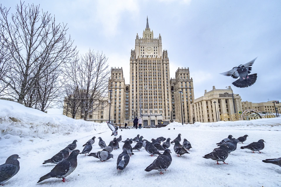 МИД РФ сообщило об оптимизации штатов российских загранучреждений на Украине