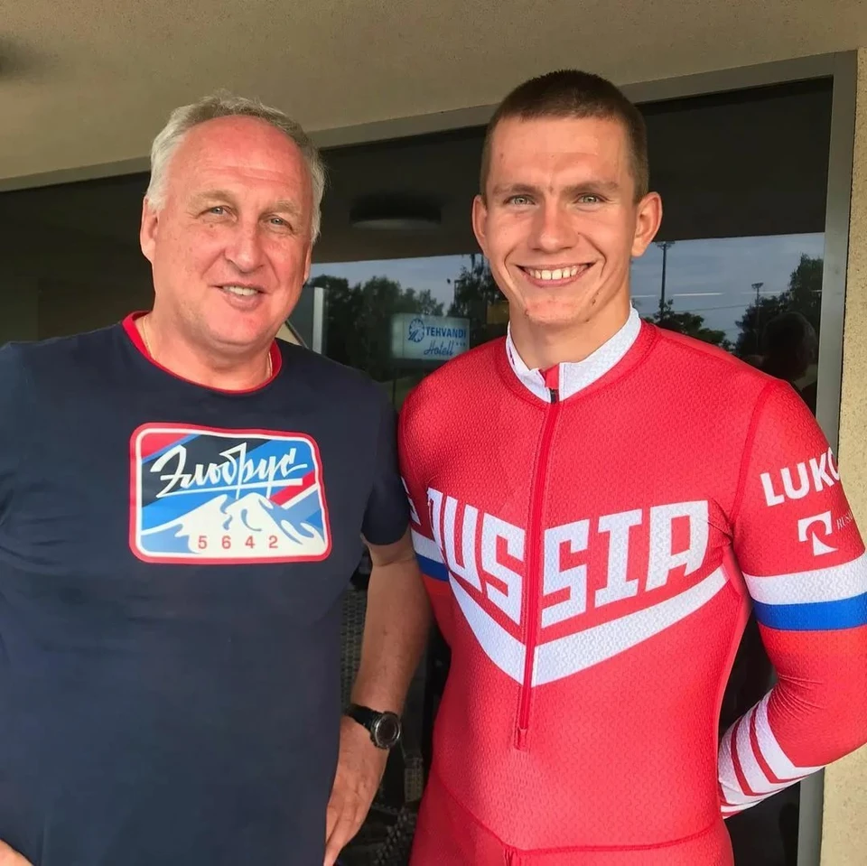 Юрий Бородавко со своим учеником, двукратным Олимпийским чемпионом Александром Большуновым. Фото:www.instagram.com/russianskiteam
