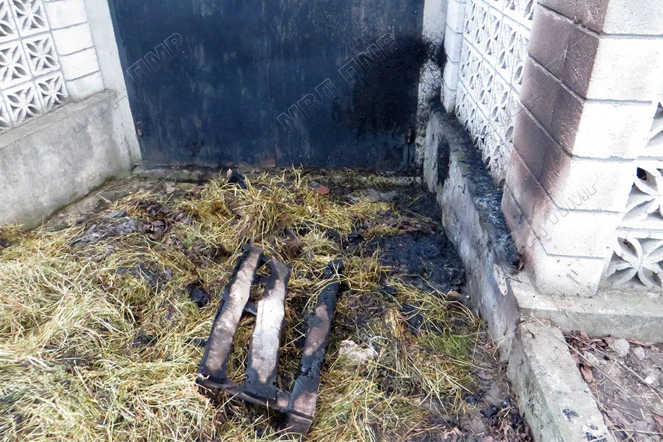 Огнем было уничтожено все сено (Фото: МВД Приднестровья).