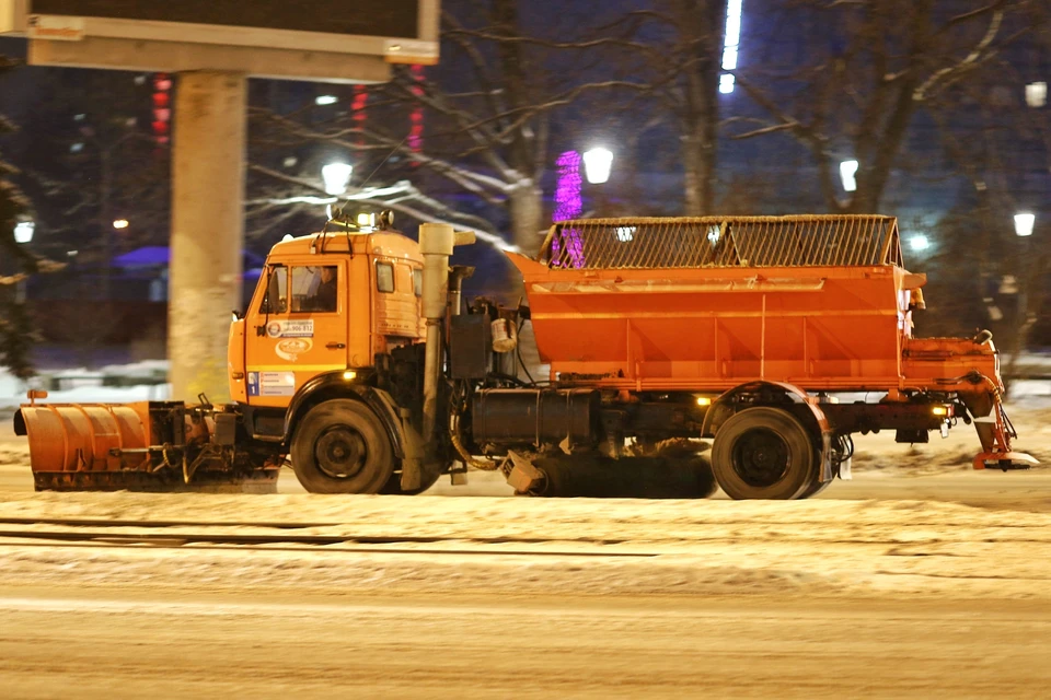 Уборка снега пройдет в разных районах. Фото: Дмитрий Селезнев