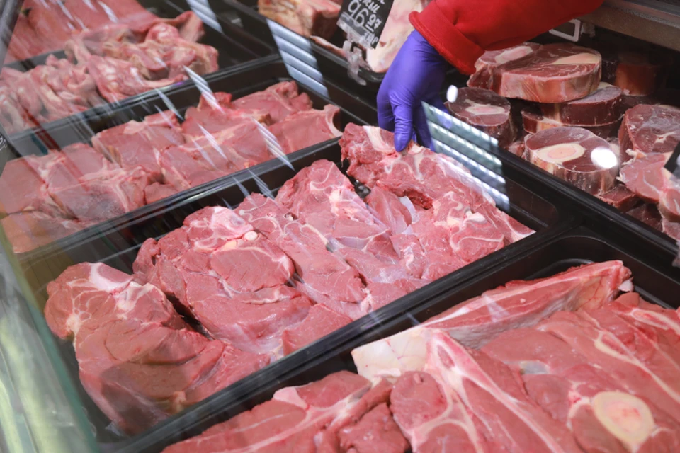 Специалисты рекомендуют покупать мясо только в стационарных торговых точках.