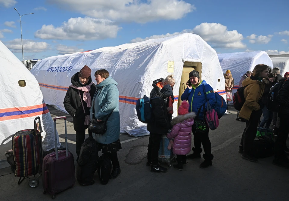 В Ростовской области для временного размещения эвакуированных также подготовлено почти 14 тысяч мест.