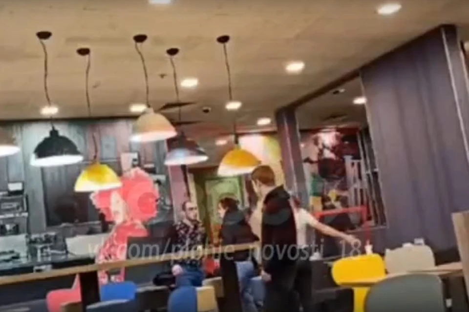 В центре Рязани пьяный посетитель устроил дебош в McDonald’s.