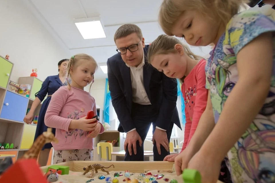 Строительство детских садов - одна из приоритетных тем для главы региона. Фото: gubernator74.ru