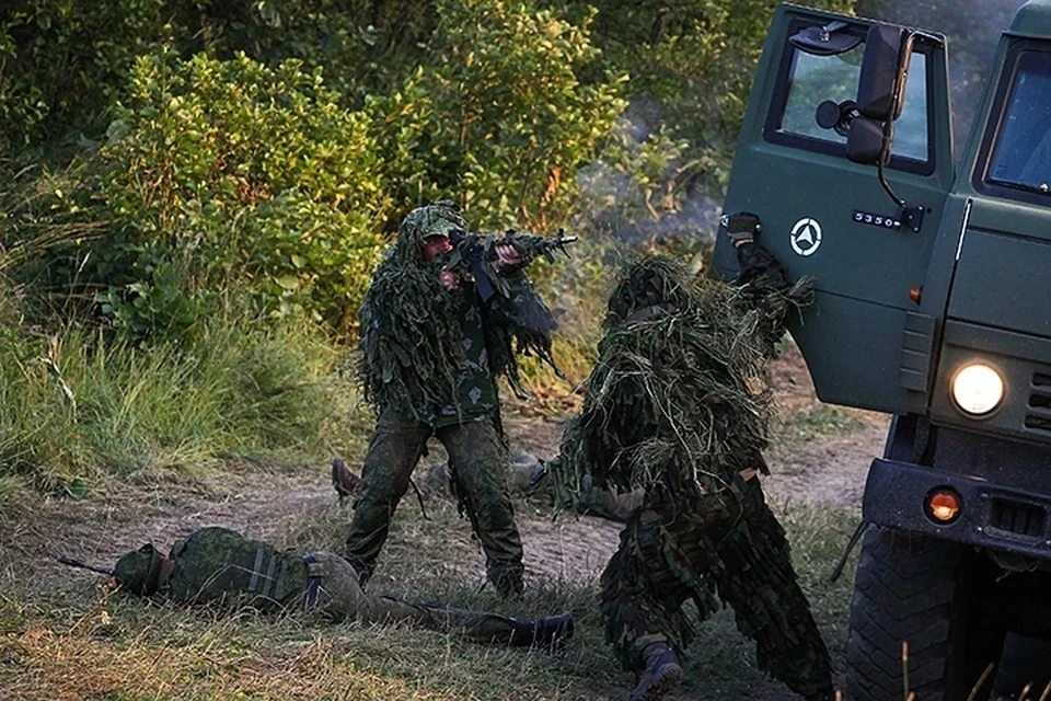В МИД РФ заявили, что Россия пока не планирует размещать военные базы в Донбассе Фото: Виталий Тимкив/ТАСС