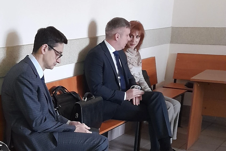 Юлия Кулакова (справа), жена экс-главы Раменского района Андрея Кулакова, дала показания в суде.