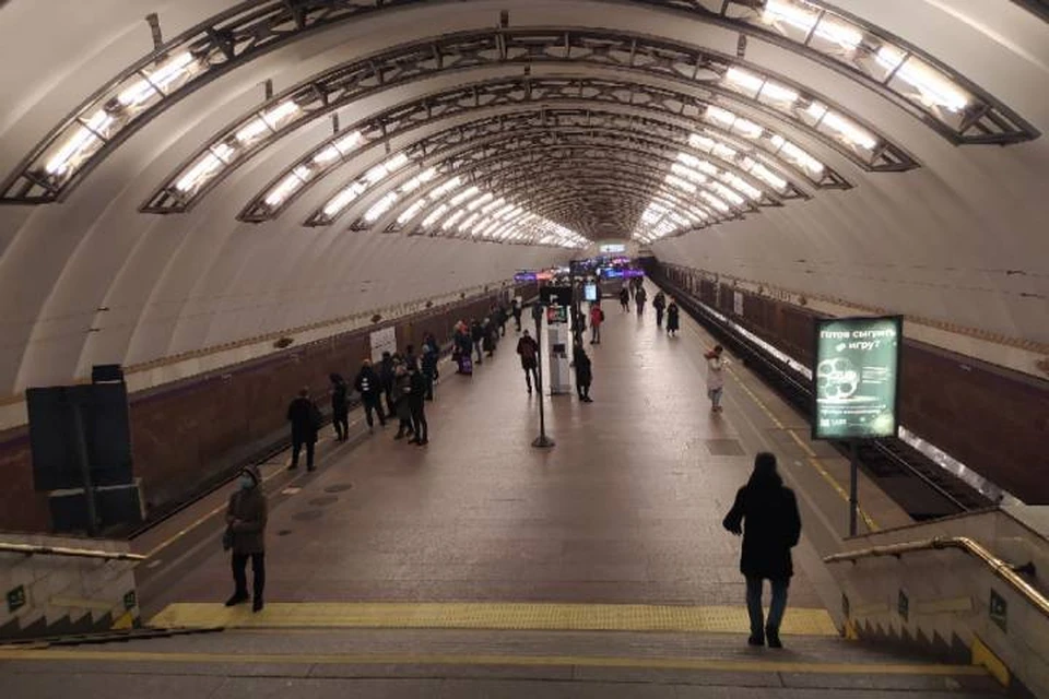 Рассказываем, что происходит в метро Петербурга, где усилили контроль на станциях
