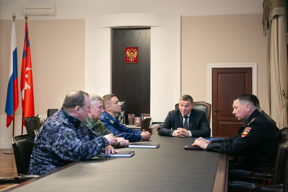 Силовики собрались за столом переговоров у губернатора. Администрация Волгоградской области.