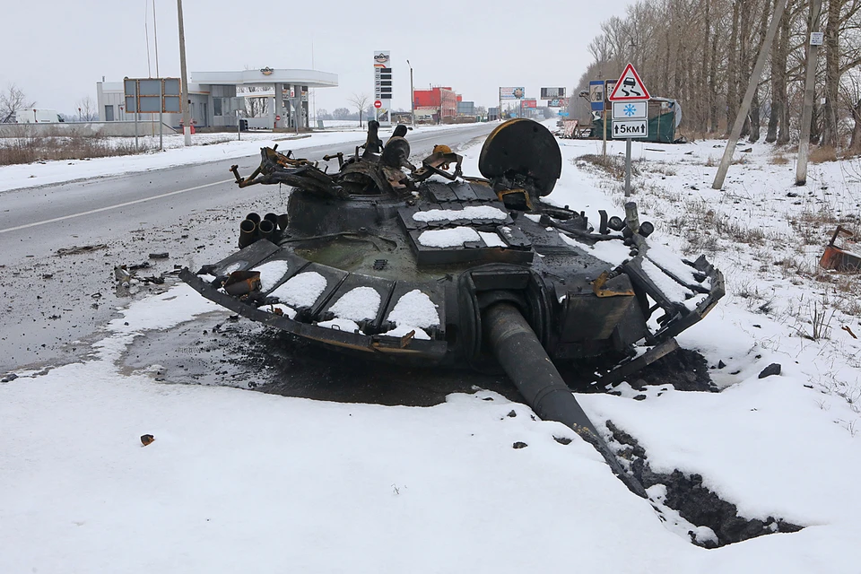 К настоящему времени Российскими Вооруженными Силами поражены 975 объектов военной инфраструктуры Украины. Уничтожено 223 танка и другие боевые бронированные машины