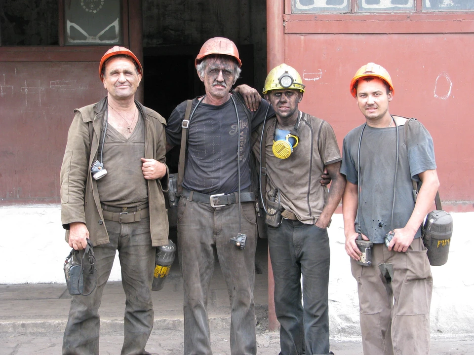 Горняки шахты Скочинского после смены
