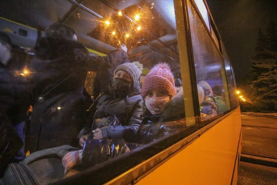 В первые дни обострения тысячи жителей выехали в эвакуцию в Россию