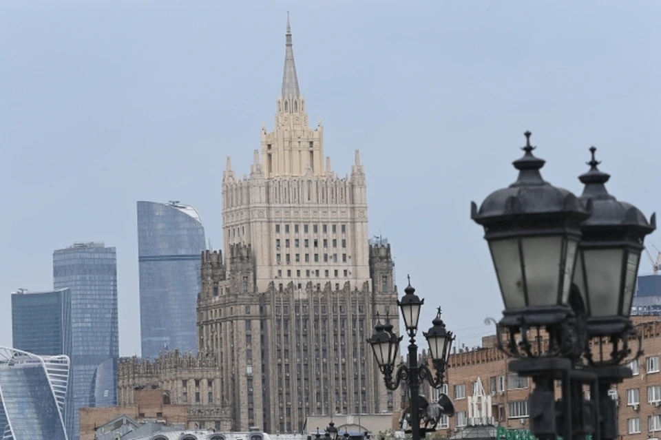 МИД РФ: Москва разочарована решением Берлина поставлять оружие на Украину