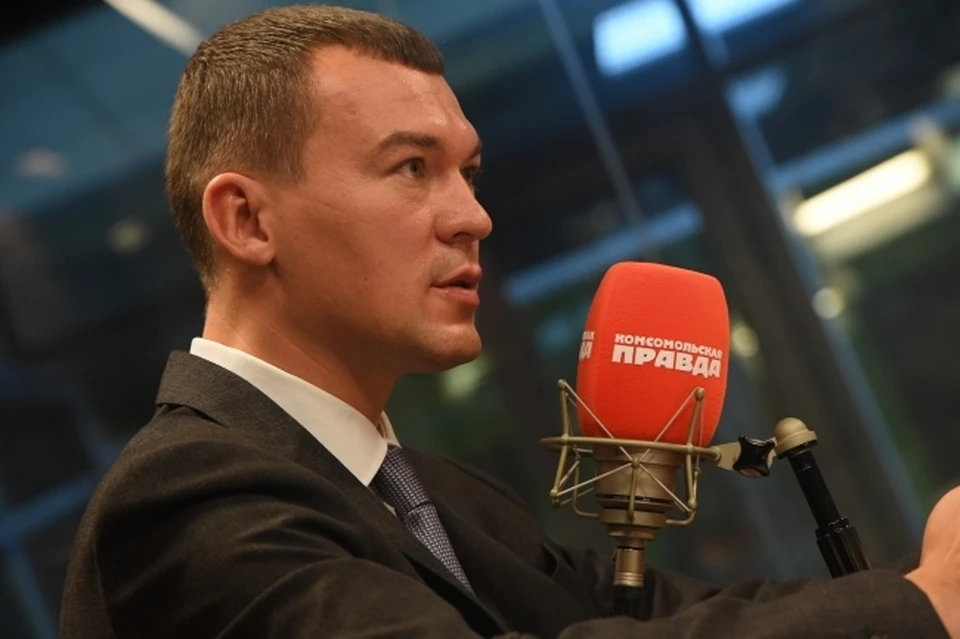 Михаил Дегтярев поздравил прекрасную половину Хабаровского края с 8 Марта