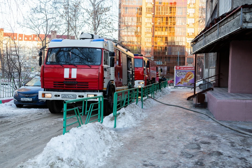 Причина пожара площадью 134 кв. метра устанавливается.. Фото: Густаво Зырянов