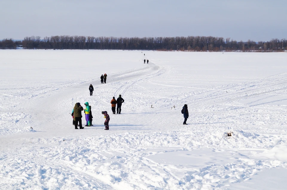 Рыбаков и любителей прогулок по льду призывают не рисковать жизнью