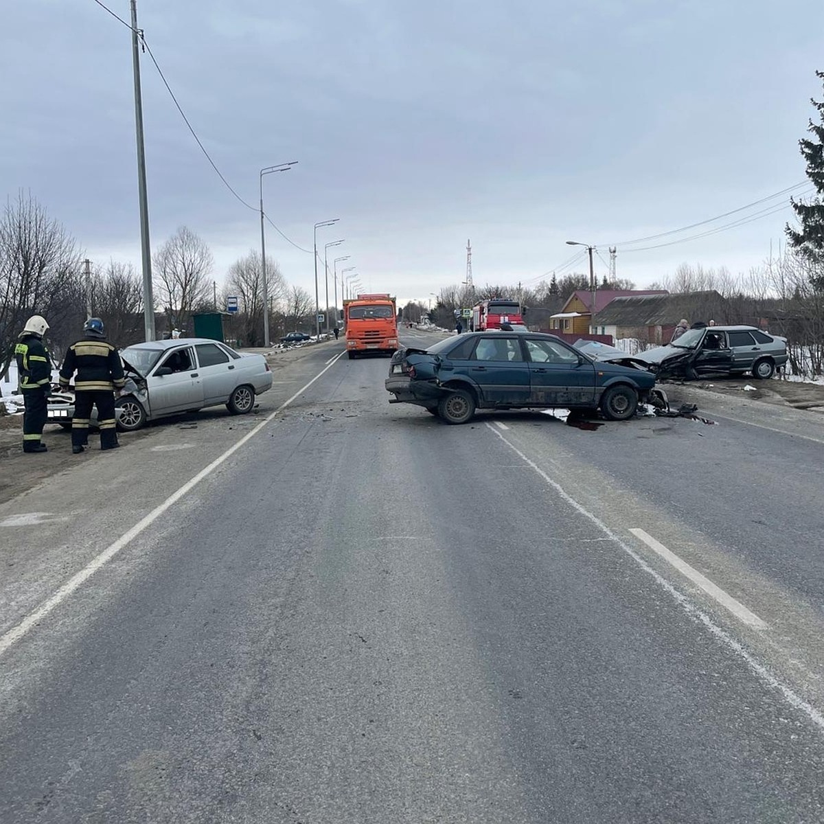 На дороге Орел-Брянск в тройном ДТП пострадали три человека - KP.RU