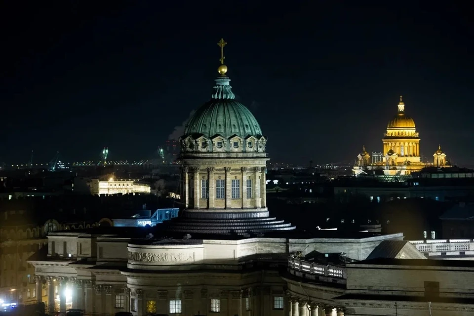 Санкт петербург холодный город. Ночной Санкт-Петербург. Санкт-Петербург фото города. Санкт-Петербург в апреле. Град в Петербурге.