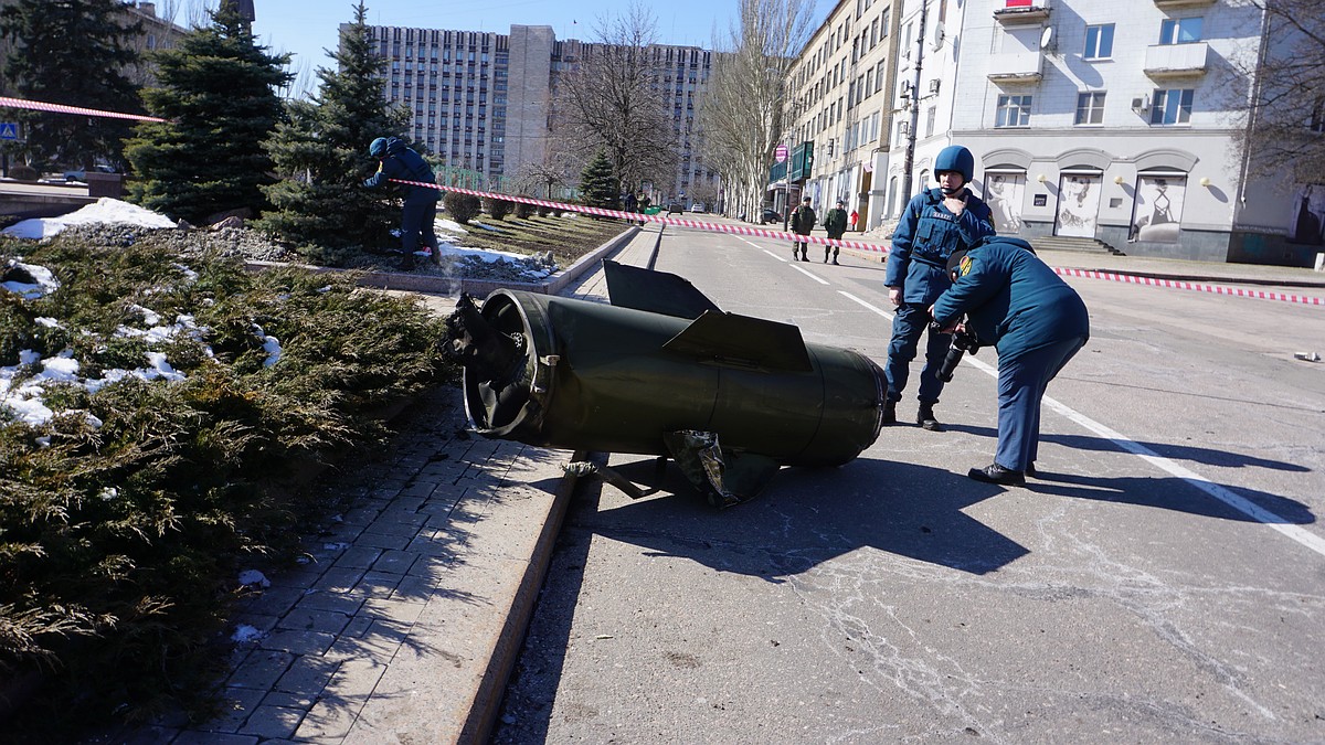 Пострадавшая в результате взрыва «Точки-У» в Донецке 14 марта Валентина  Орлова: Этот теракт был направлен против жен и матерей военных ДНР - KP.RU