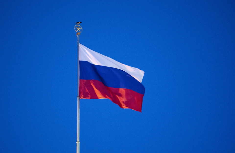 Вандалы сорвали флаг России с канцелярии посольства РФ в Эстонии
