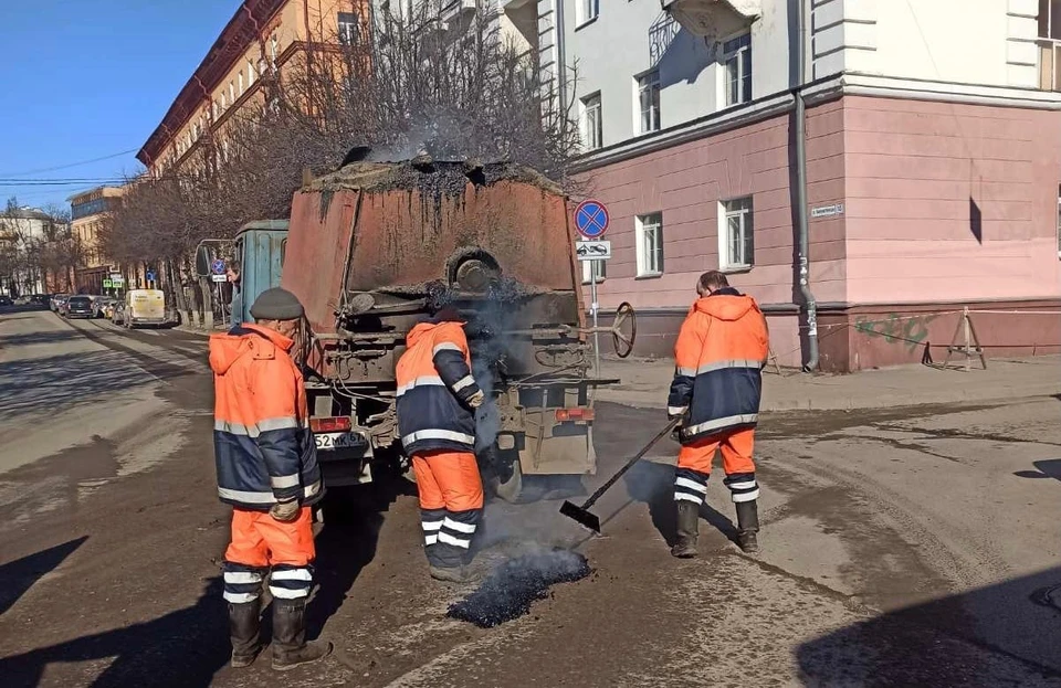 В Смоленске провели ямочный ремонт на шести улицах. Фото: МБУ «Дормостстрой».