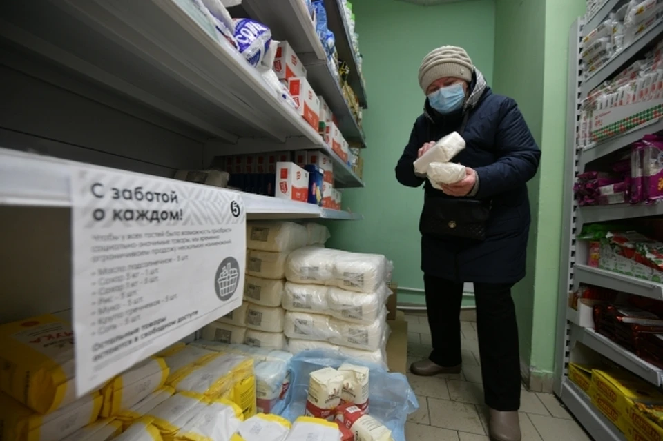 Диетолог рассказала, чем опасны большие запасы сахара дома
