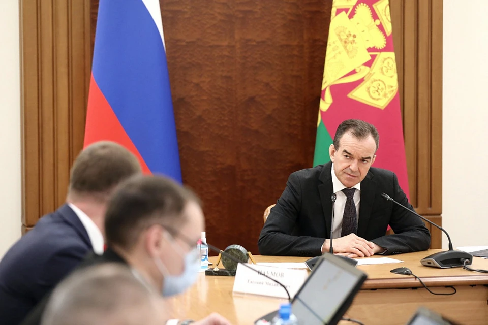 Вениамин Кондратьев отметил, что за период мониторинга уже семь поставщиков снизили цены Фото: пресс-служба администрации Краснодарского края