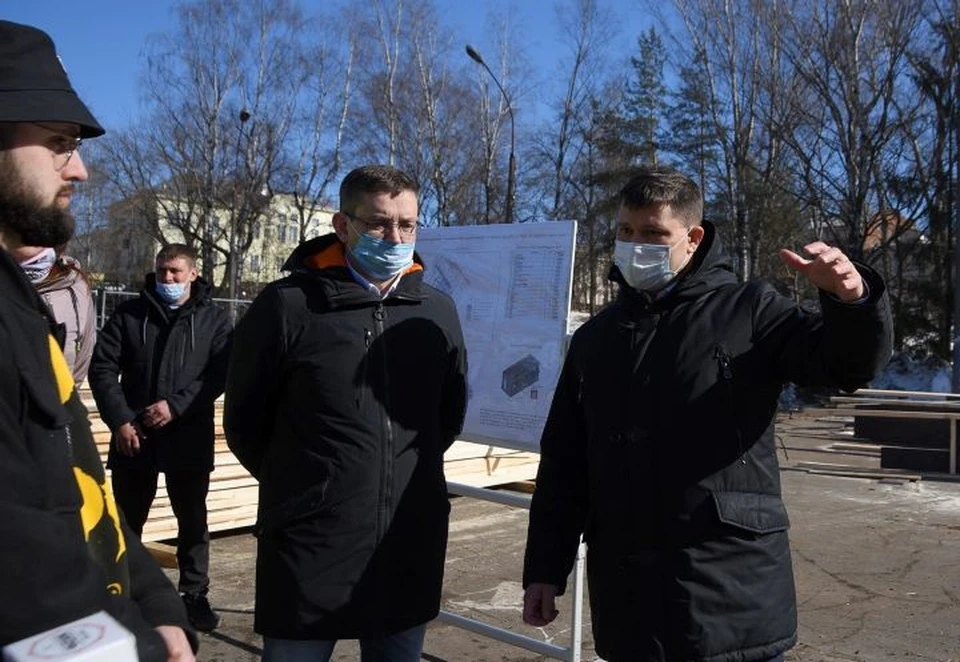 На объекте побывали спортсмены и мэр Сергей Воропанов.