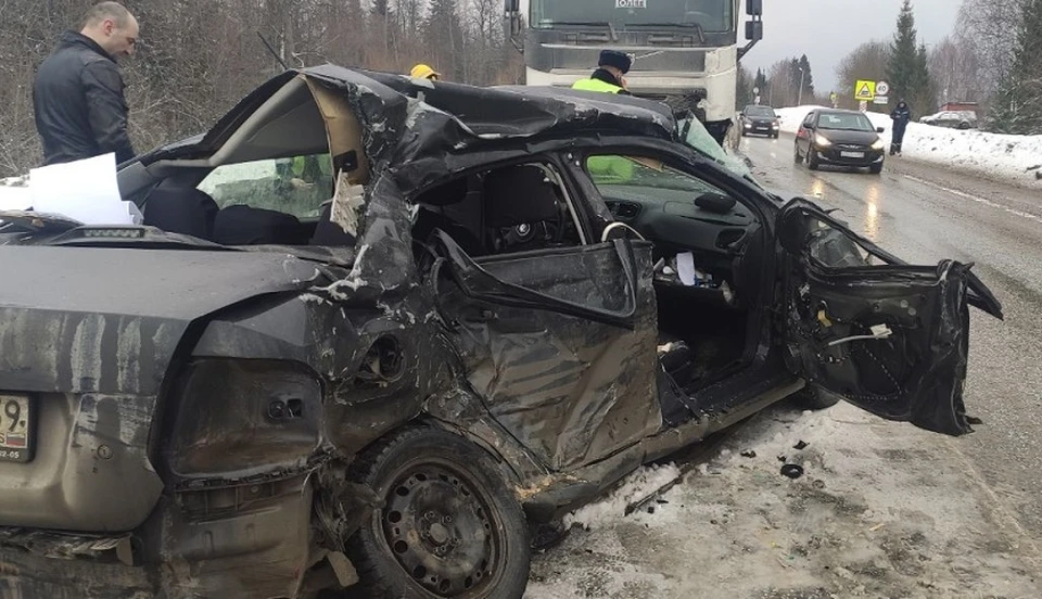 В автоаварии погибли супруги и их сын. Фото: ГИБДД по Пермскому краю.