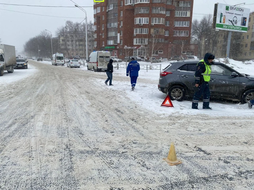 В ГИБДД по Уфе сообщили, что в аварии никто не пострадал, лишь автомобили получили механические повреждения.