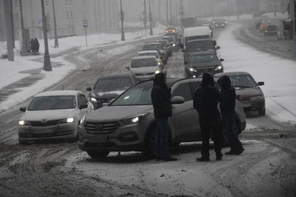 В снегопад резко возрастает риск возникновения ДТП на дорогах города и области