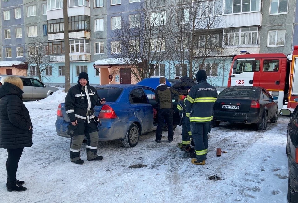 Водитель автомобиля архангельск. Автомобили Архангельск. Архангельск спасатели. Ленинградский 10 Архангельск служба спасения. Служба спасения Архангельск дети праздник.