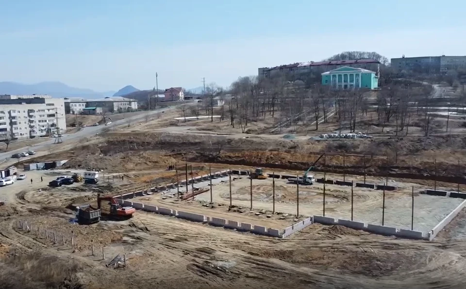 Глава края лично побывал на объектах строительства. Фото: принтскрин видео