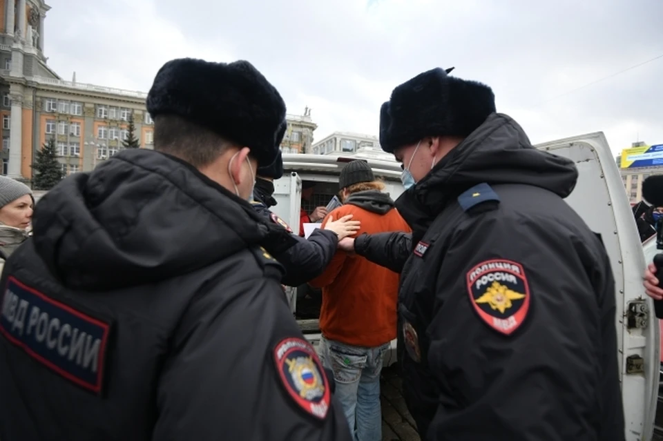 В Пермском крае 32-летниймужчина напал на прохожую и избил ее металлической трубой.