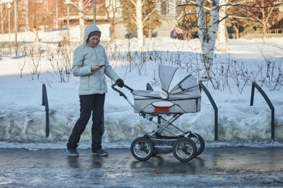 Похищенную детскую коляску подозреваемый продал неизвестному лицу