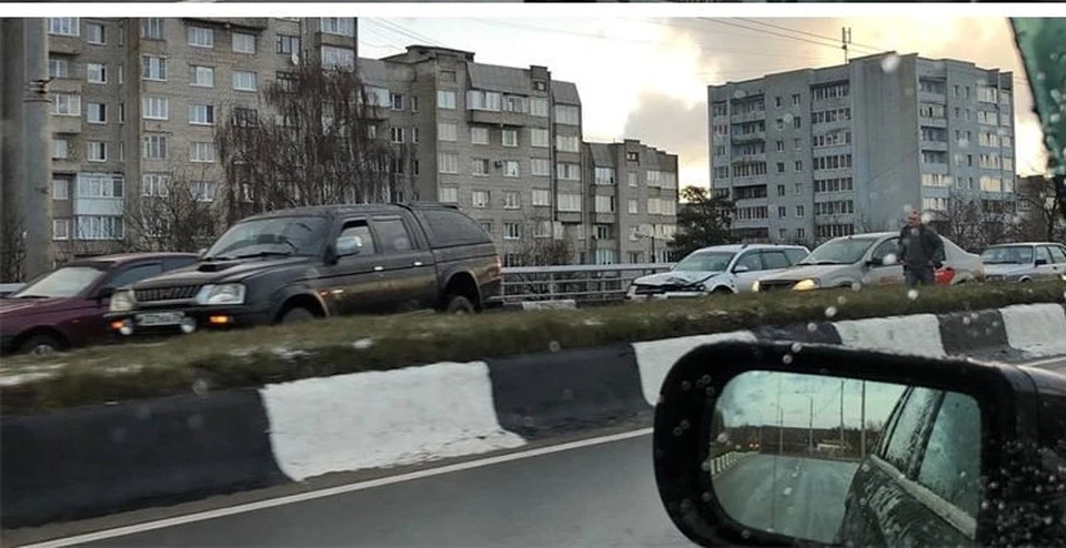 Первые кадры с места массового ДТП на проспекте Победы.