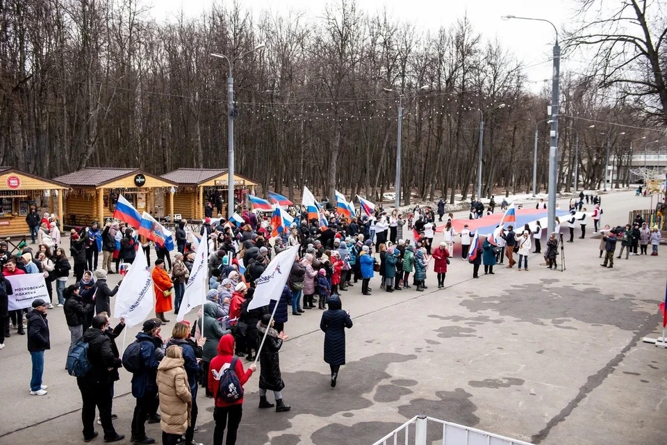 На мероприятие пришли несколько сотен рязанцев.