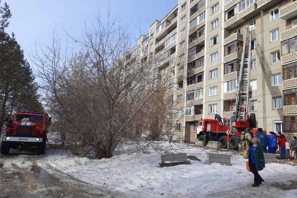 Один человек погиб и три спасены на пожарах в Иркутской области за сутки