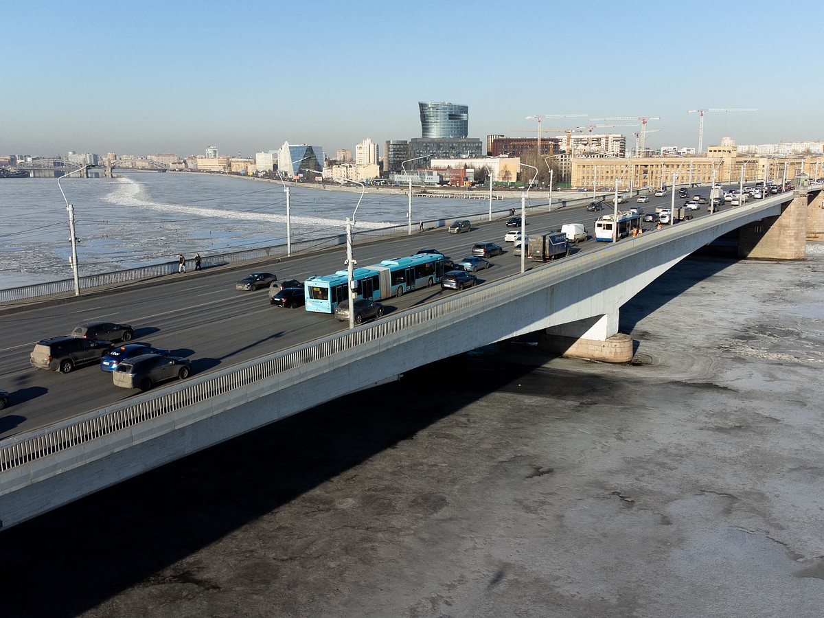 Только мост Александра Невского разведут в Петербурге в ночь на 13 апреля -  KP.RU