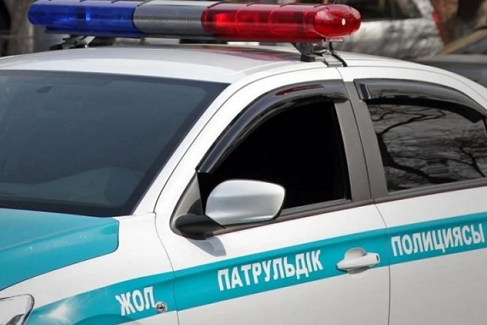 Началась погоня. Остановить фургон оказалось задачей не из легких: водитель проявил недюжую сноровку, уходя от преследователей.
