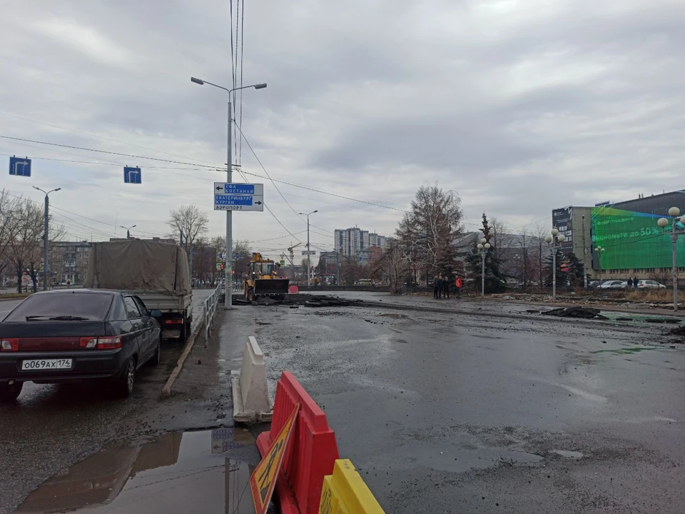 Рабочие уже снимают асфальт