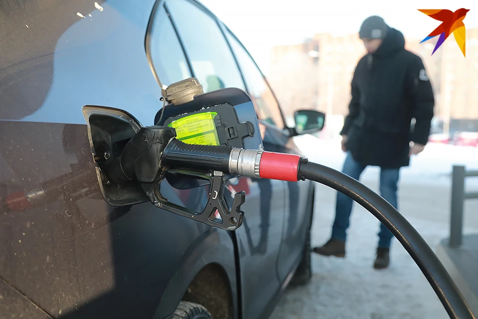 По последним данным, литр АИ-92 в среднем стоит 50,27 рубля.