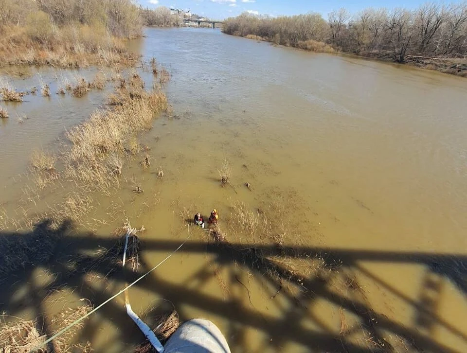 При каких обстоятельствах оренбуржец оказался в воде предстоит выяснить правоохранительным органам