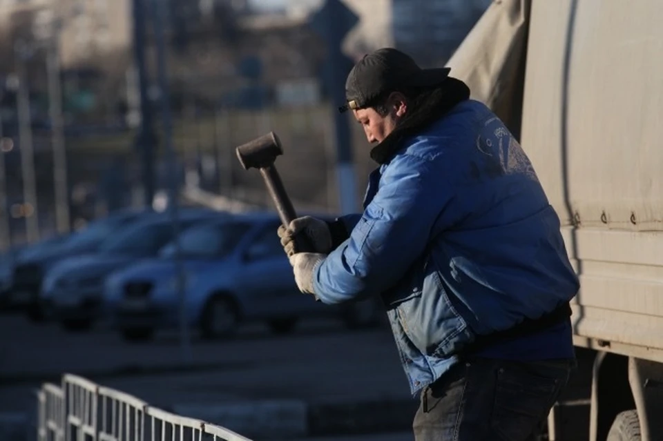 В Смоленске выявили 5 незаконно установленных объектов.