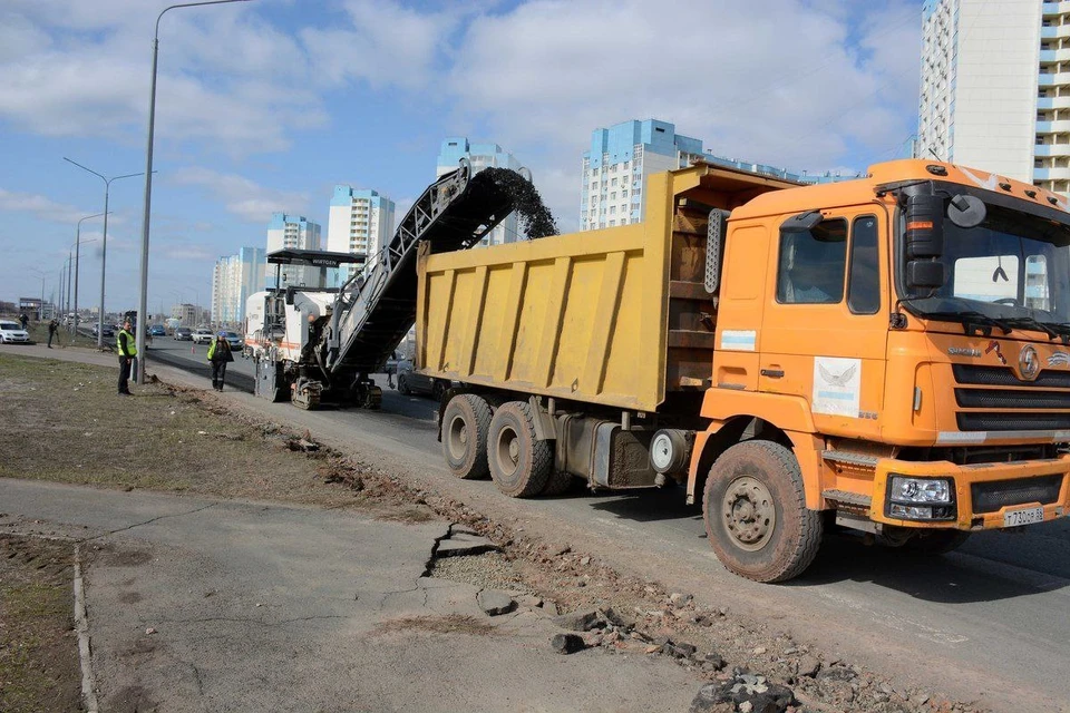 Дорожники запланировали залить асфальтобетонной смесью 5,5 тысяч квадратных метров дорожного покрытия