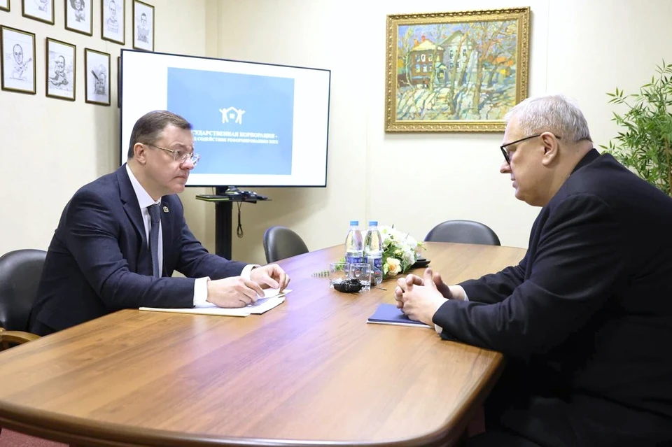 Дмитрий Азаров обсудил вопрос расселения граждан