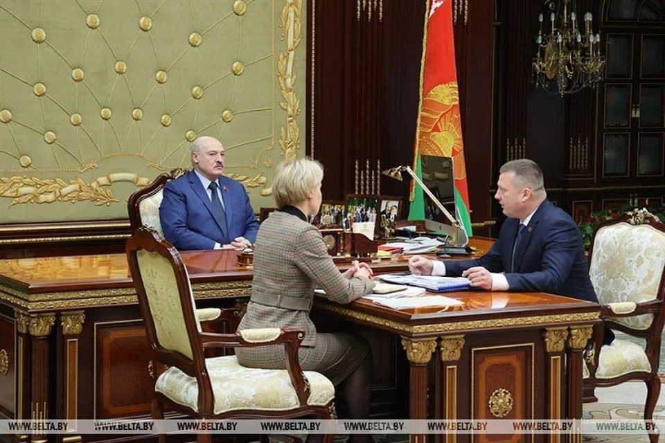 Лукашенко считает, что белорусам нужно объяснить понятие "гражданское общество". Фото: president.gov.by