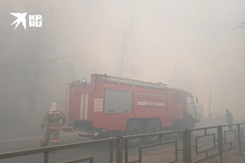 Добровольцы помогали пожарным на месте происшествия