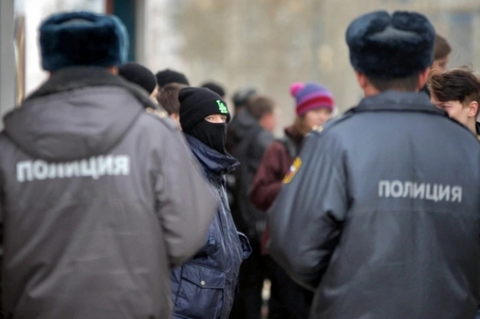 Мужчина похитил из церкви золотые и серебряные изделия