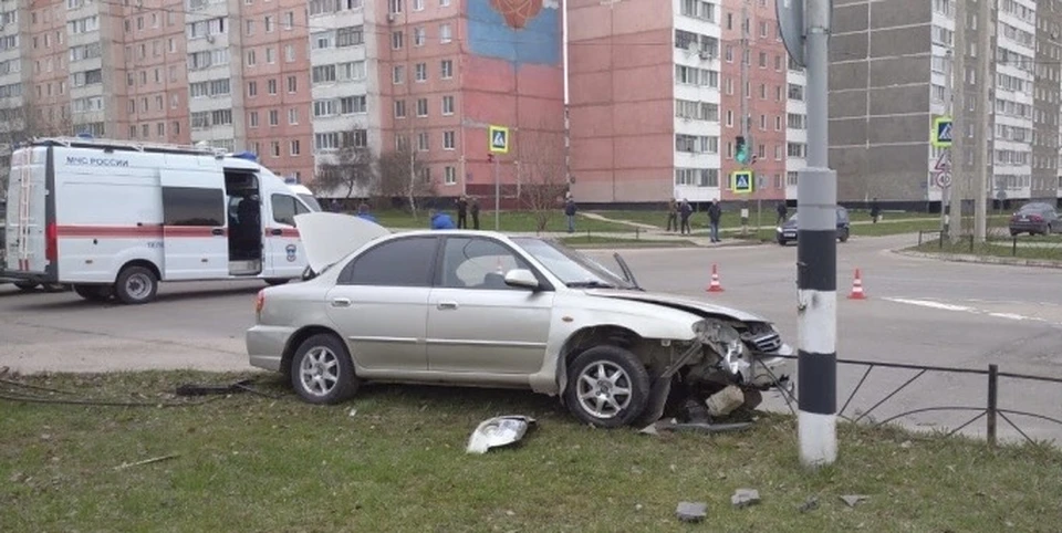 В Смоленской области водитель Kia насмерть сбил 64-летнего мужчину. Фото: пресс-служба ГУ МЧС по Смоленской области.